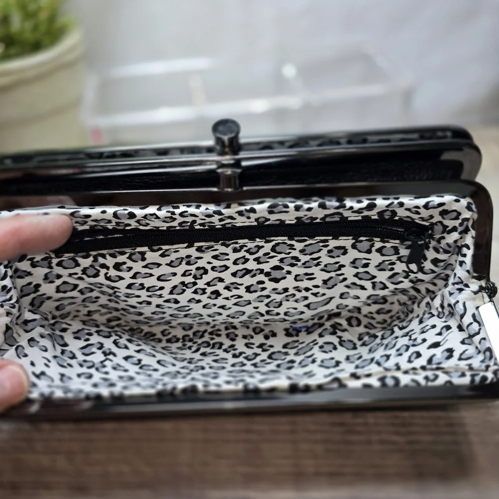 Kenneth Cole Black Leather Clutch Wallet Multi Compartment Double Clasp